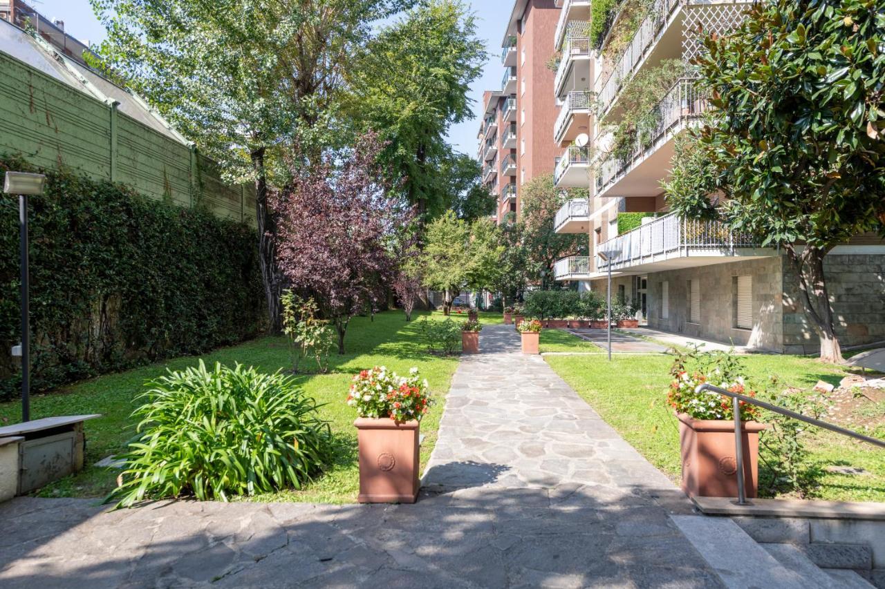 Ferrucci, 10 - Elegante Oasi Urbana A Milano Apartment Exterior photo